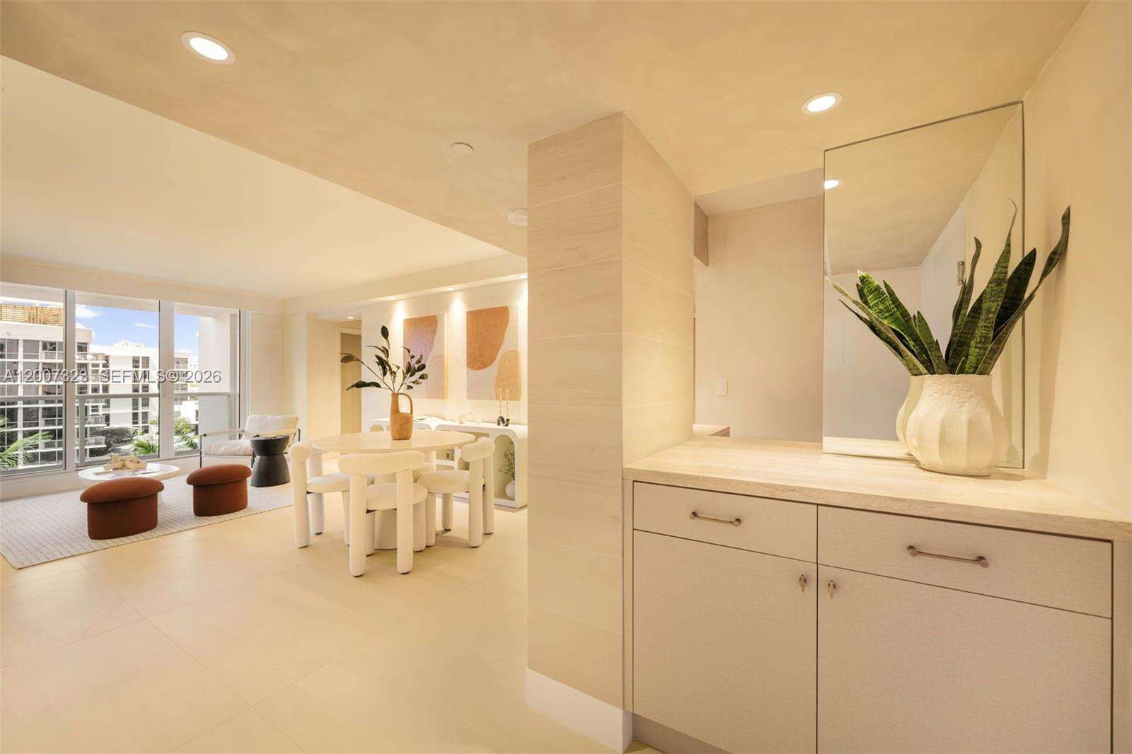 Roney Palace Unit #526 | Picture 2