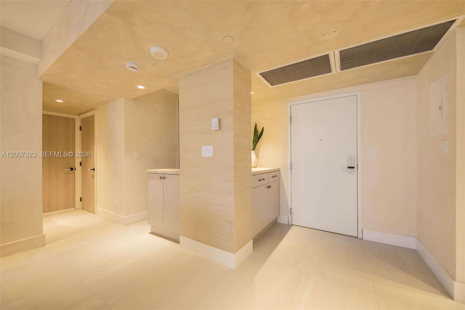 Roney Palace Unit #526 | Picture 3