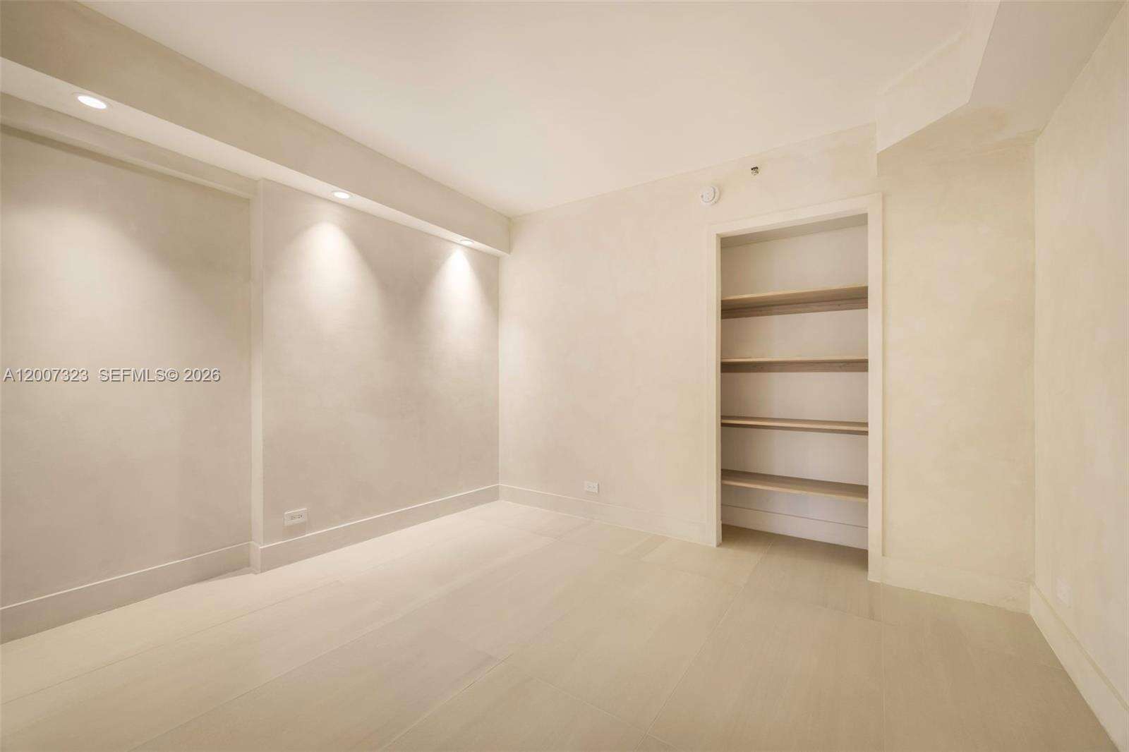 Roney Palace Unit #526 | Picture 21