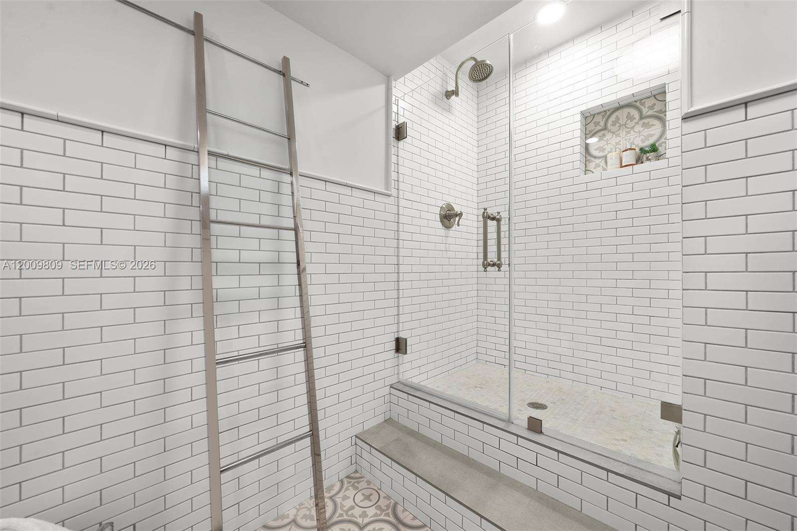 Roney Palace Unit #1533 | Picture 14