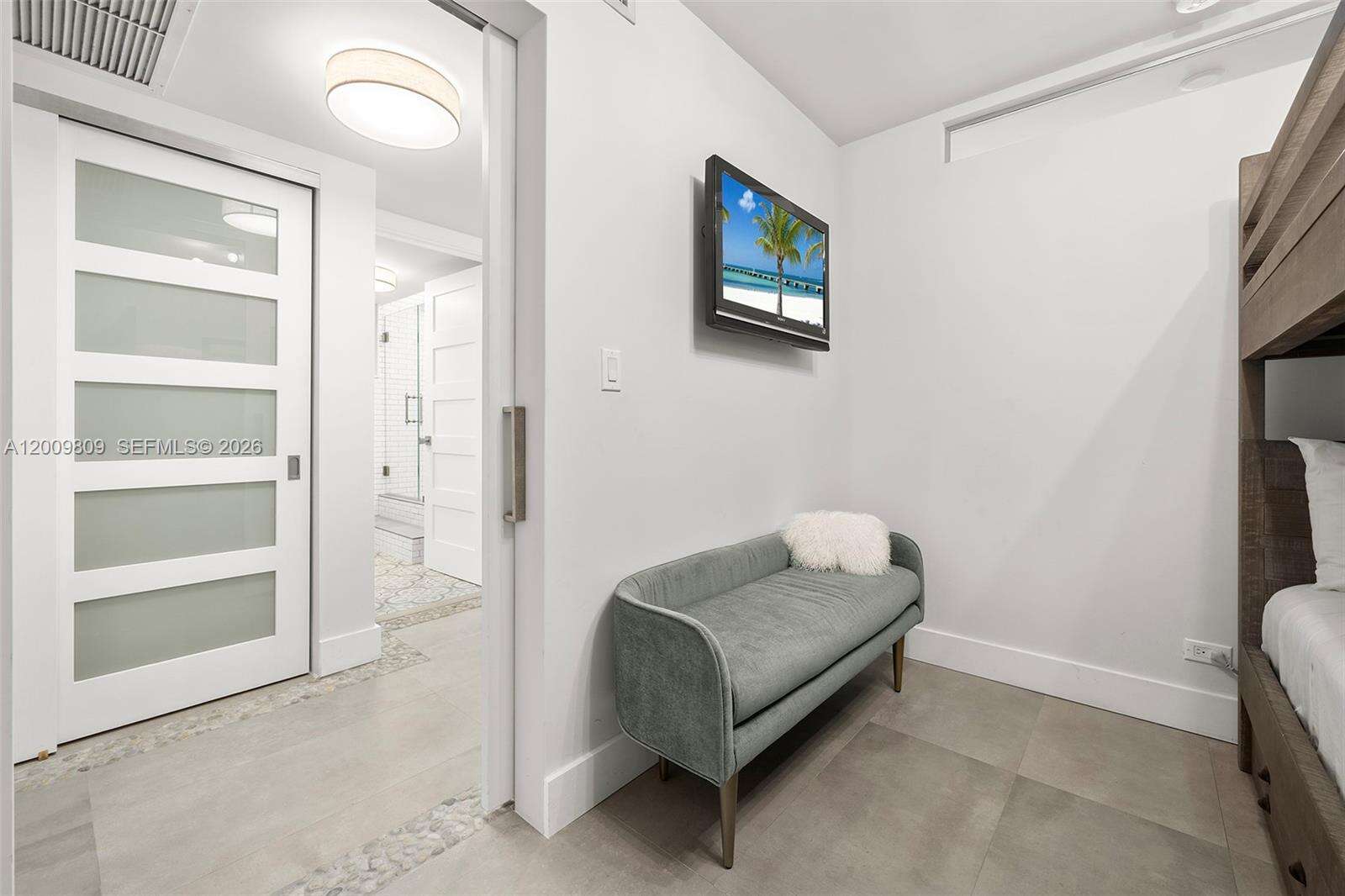 Roney Palace Unit #1533 | Picture 16