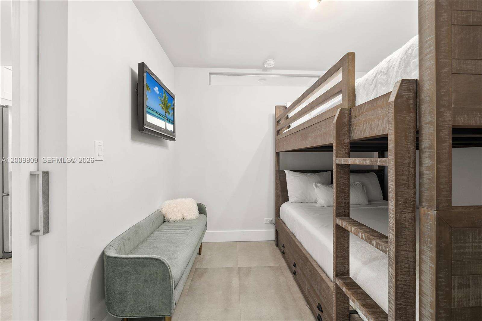 Roney Palace Unit #1533 | Picture 4