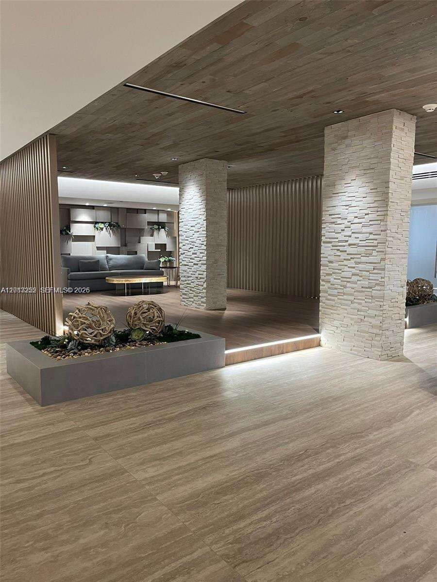 Roney Palace Unit #628 | Picture 17