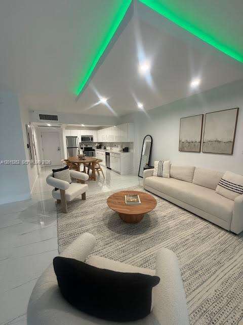 Roney Palace Unit #628 | Picture 3