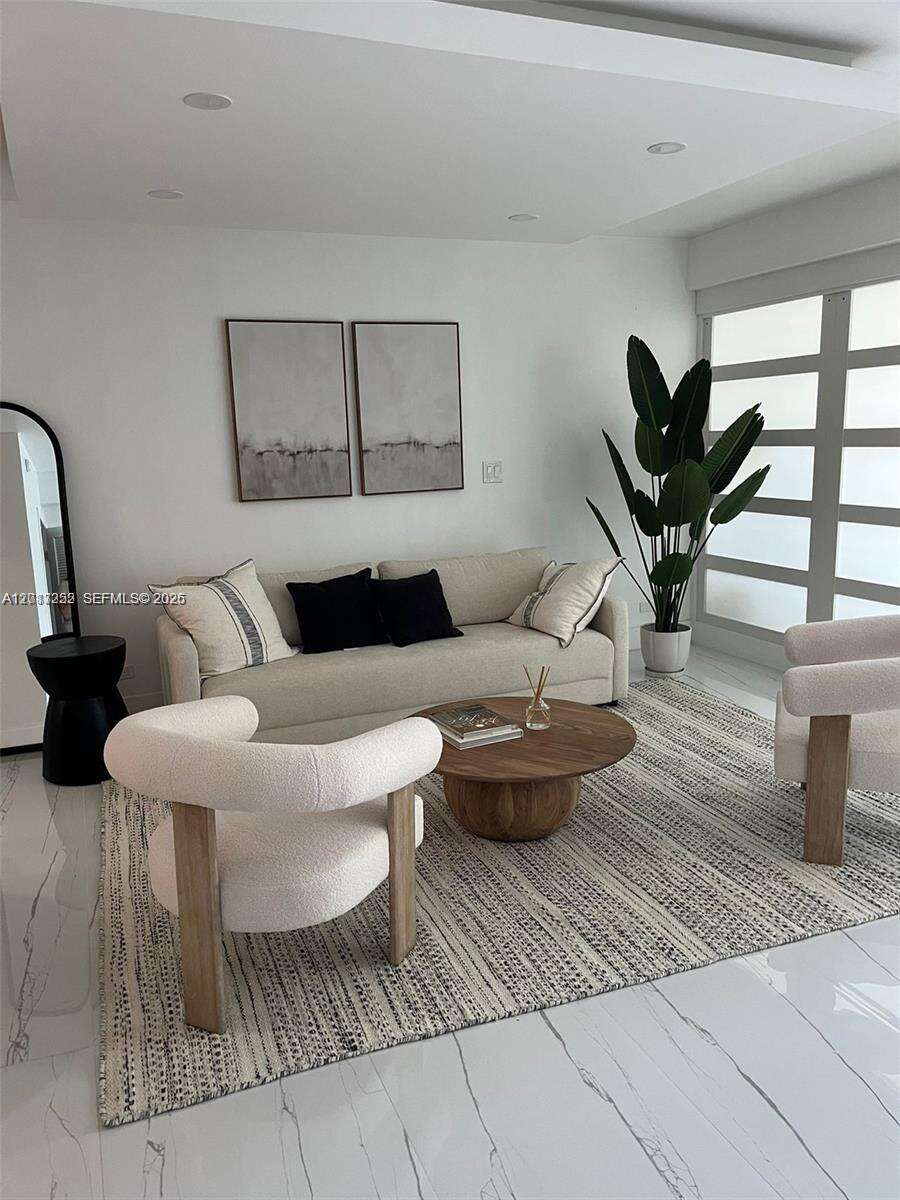 Roney Palace Unit #628 | Picture 7