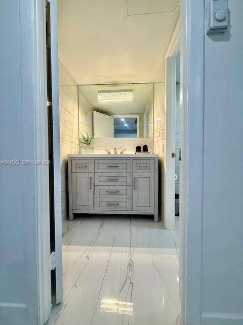 Roney Palace Unit #628 | Picture 10