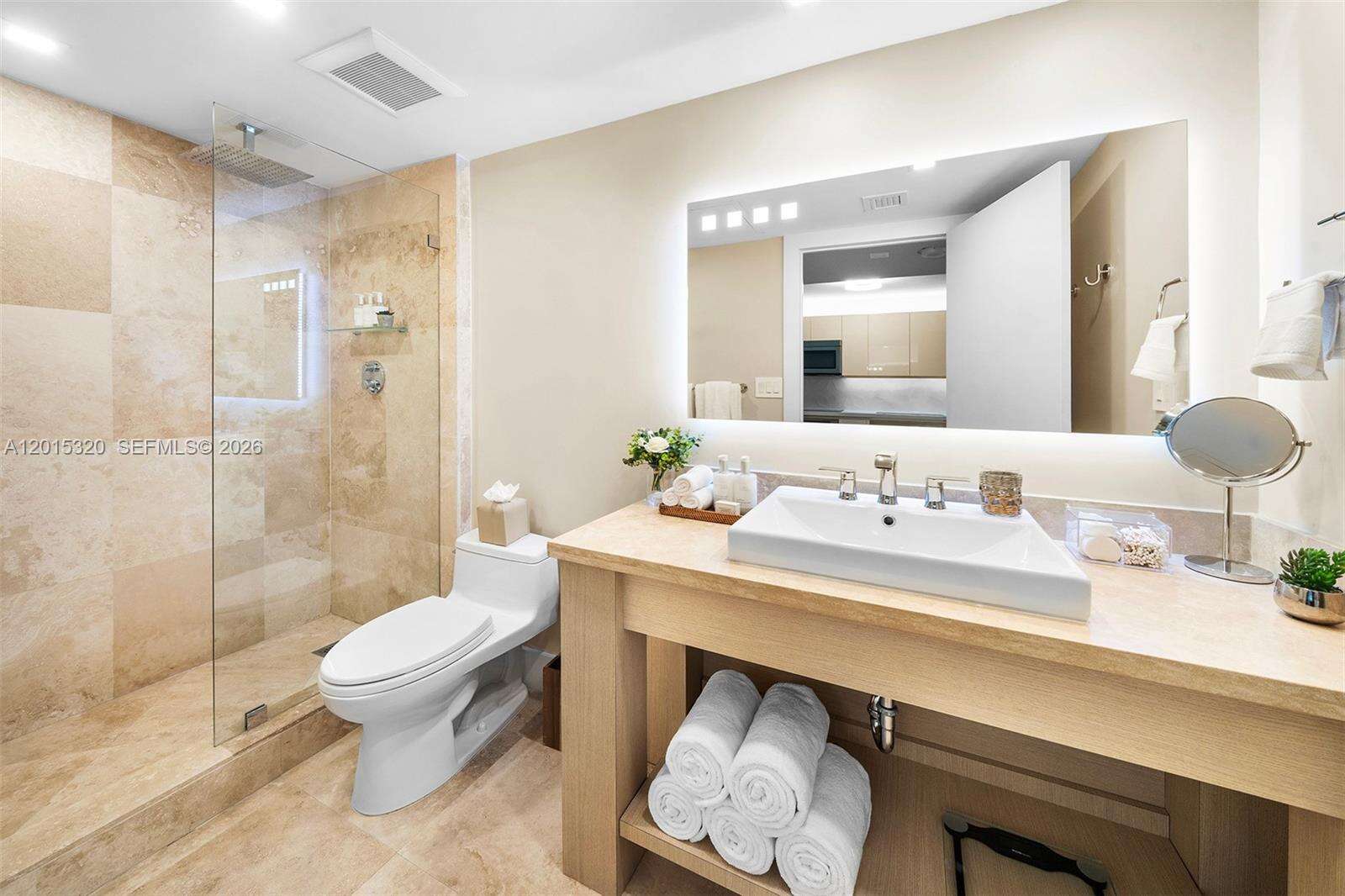 Roney Palace Unit #1129 | Picture 3