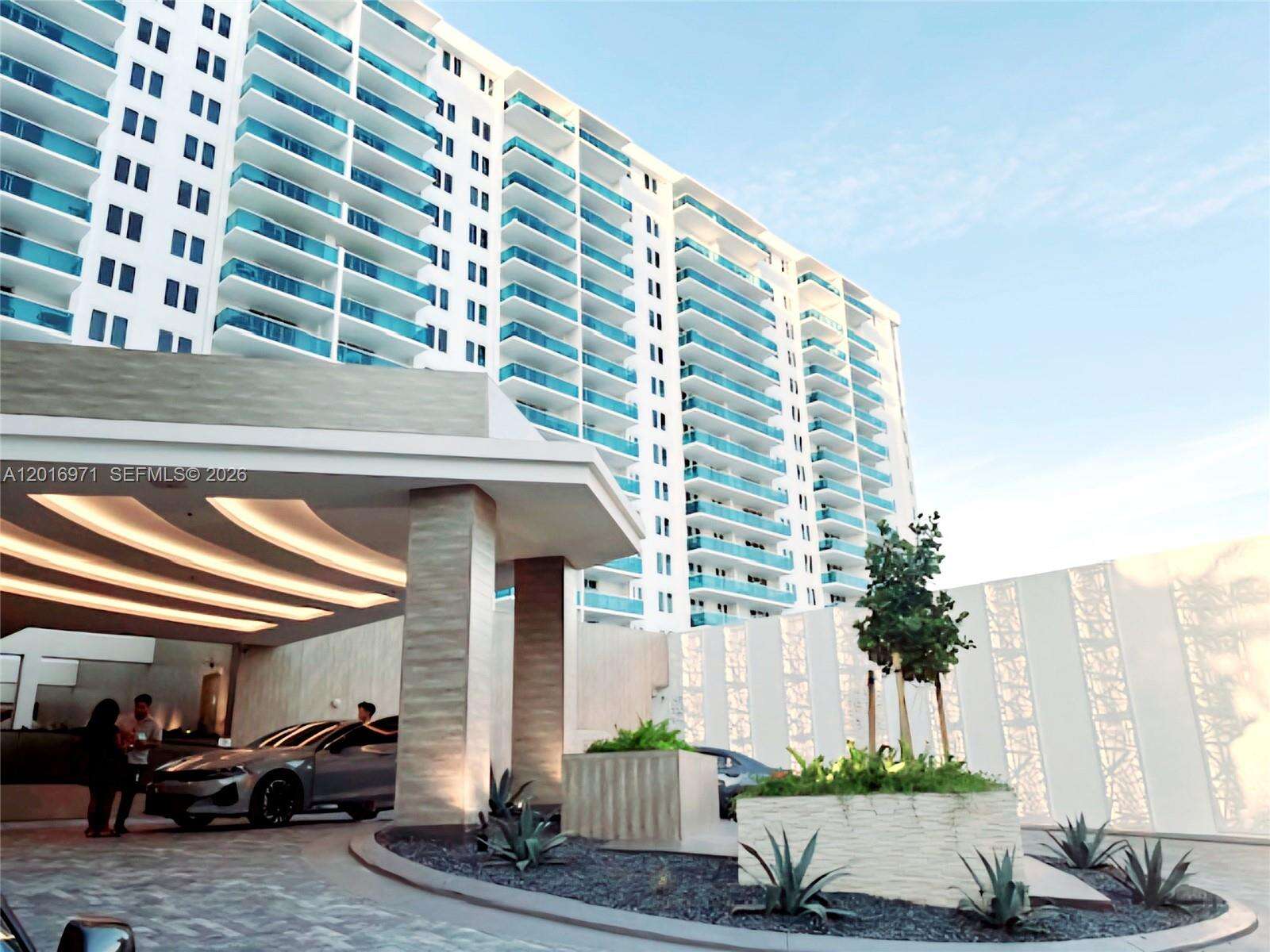 Roney Palace Unit #528 | Picture 1