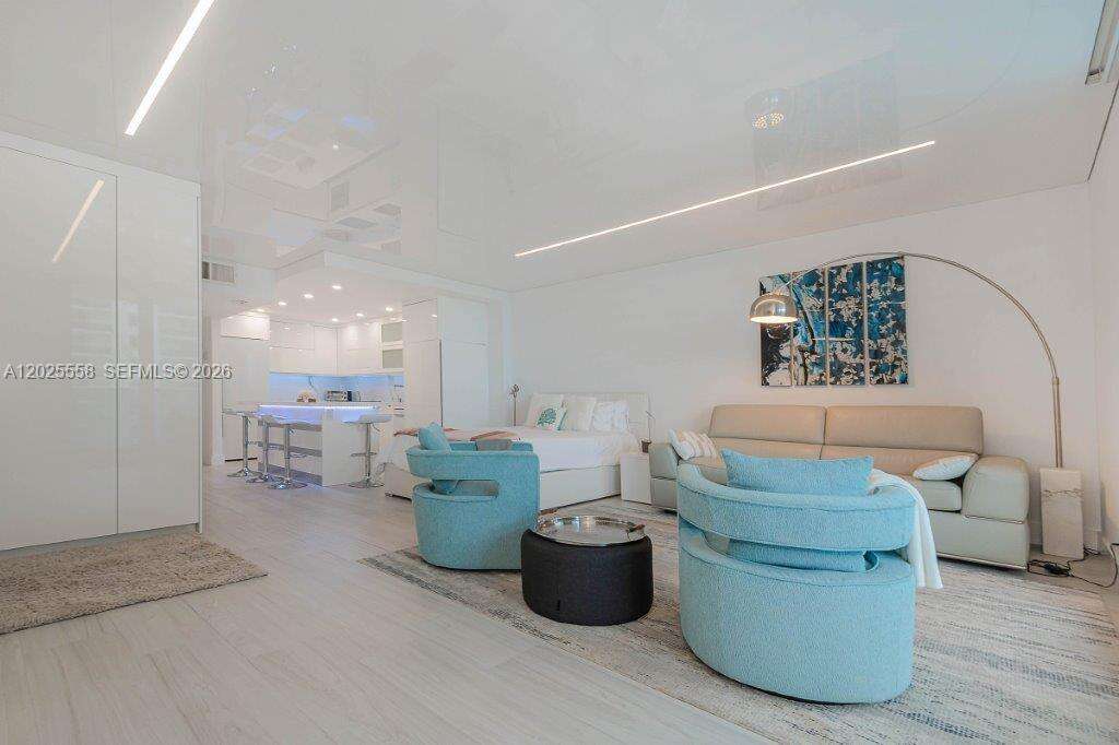 Roney Palace Unit #811 | Picture 11