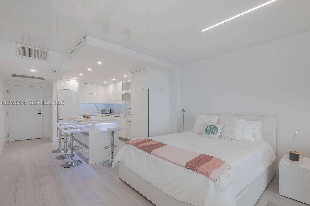 Roney Palace Unit #811 | Picture 12