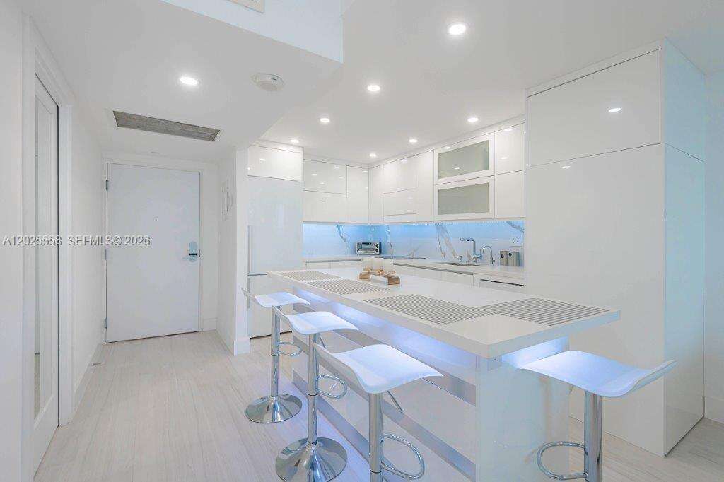 Roney Palace Unit #811 | Picture 16