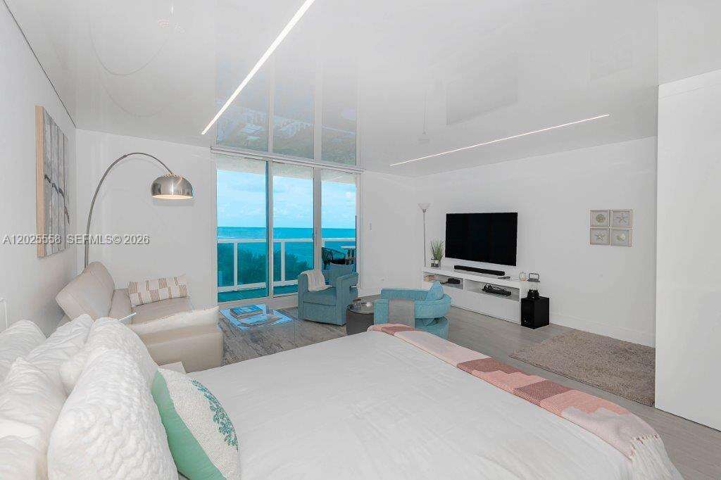 Roney Palace Unit #811 | Picture 3