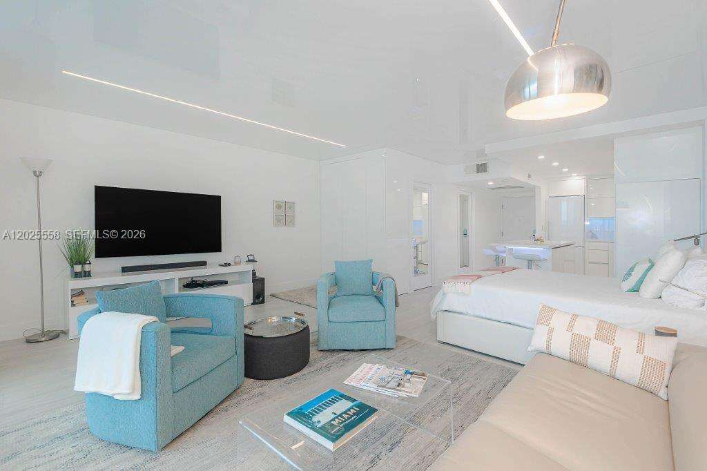 Roney Palace Unit #811 | Picture 9