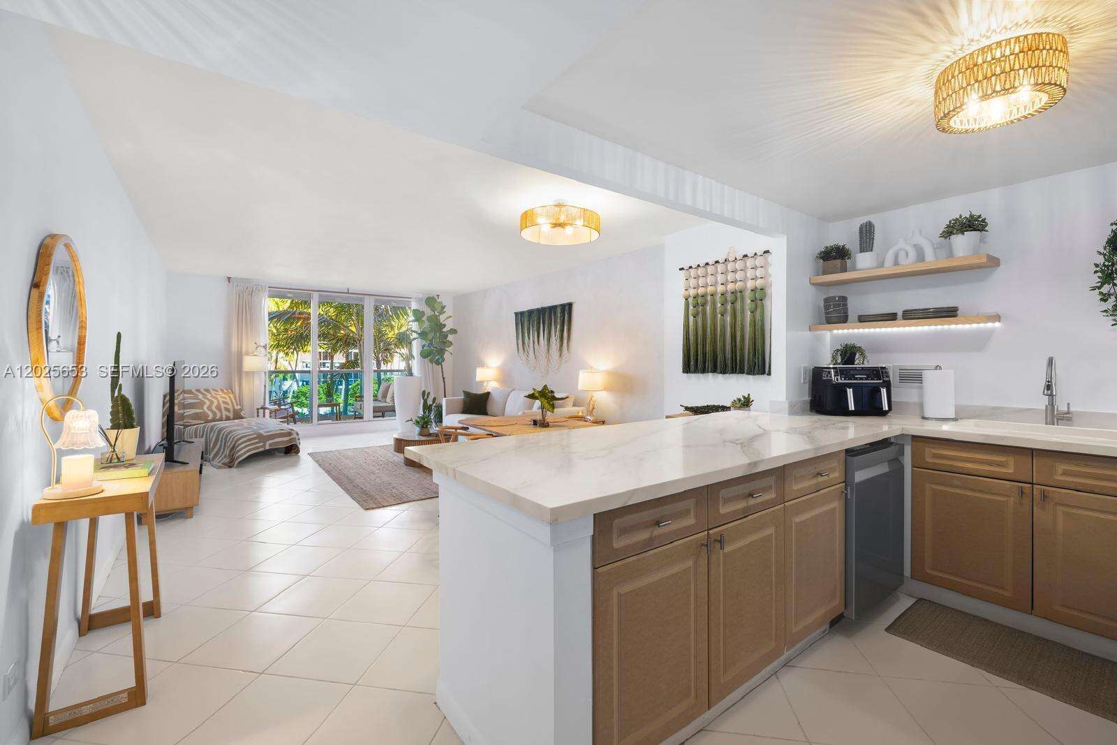 Roney Palace Unit #519 | Picture 3