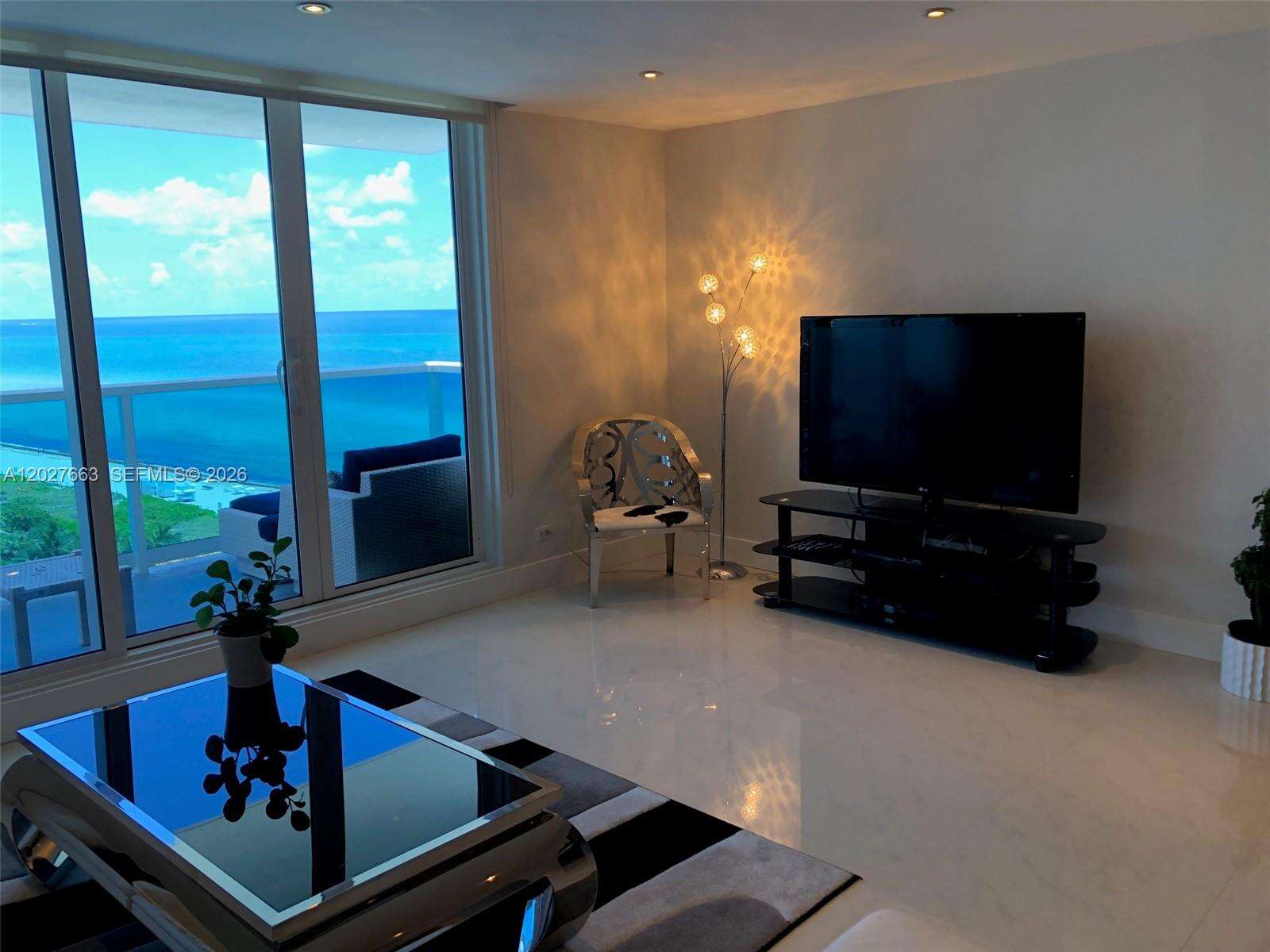 Roney Palace Unit #1210 | Picture 19