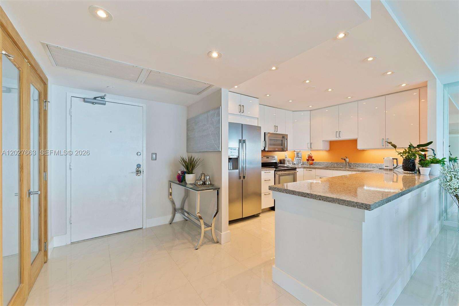 Roney Palace Unit #1210 | Picture 4