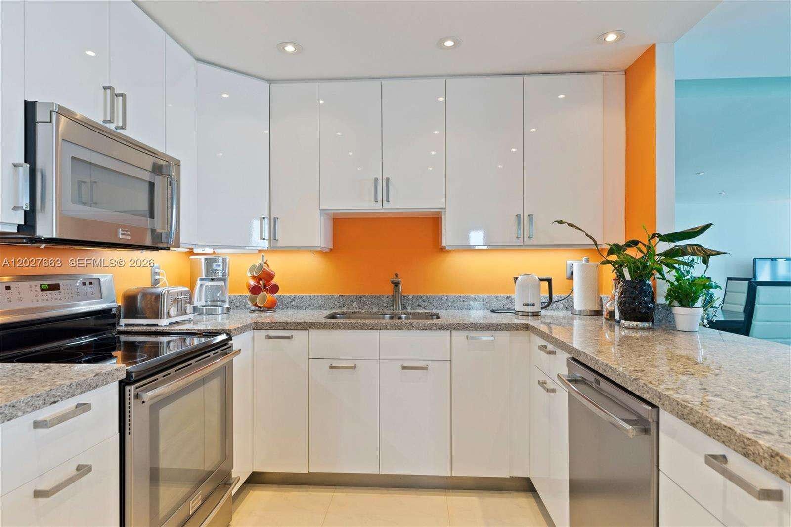Roney Palace Unit #1210 | Picture 5