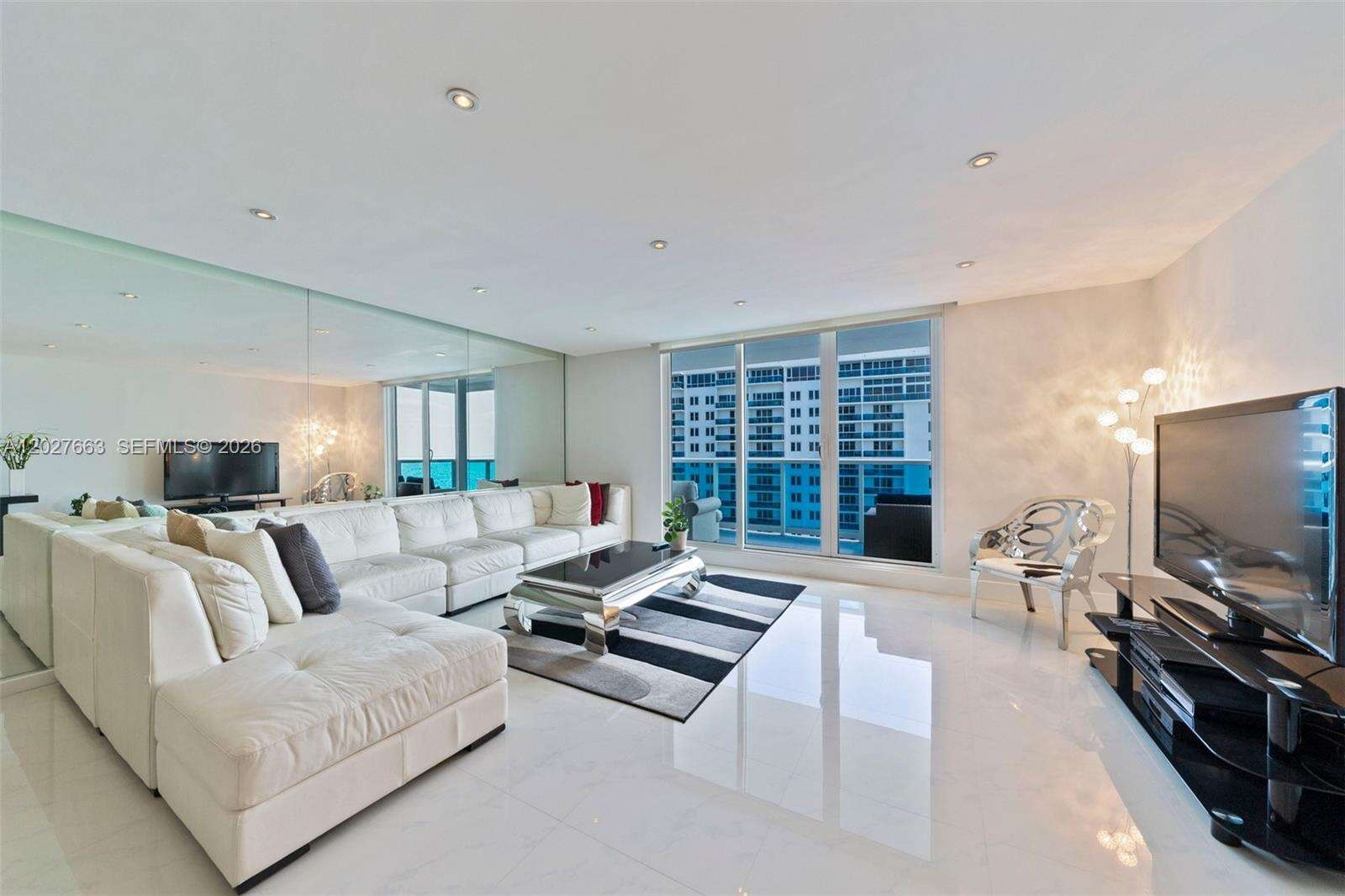 Roney Palace Unit #1210 | Picture 6