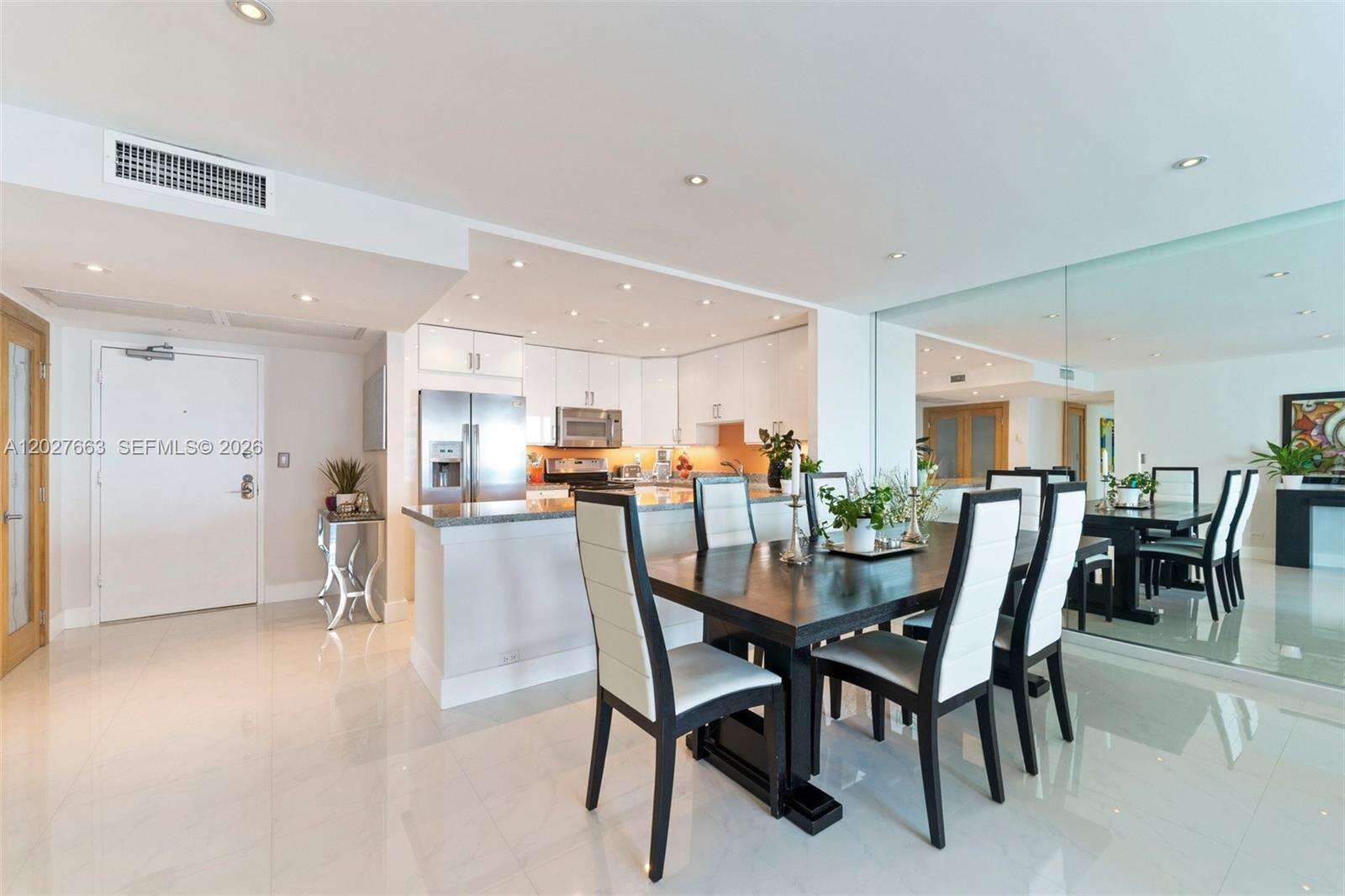 Roney Palace Unit #1210 | Picture 7