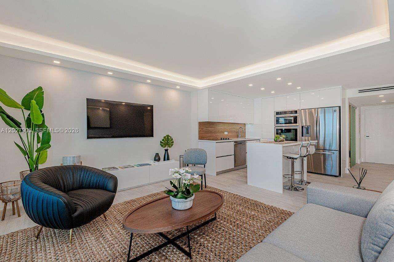 Roney Palace Unit #739 | Picture 3