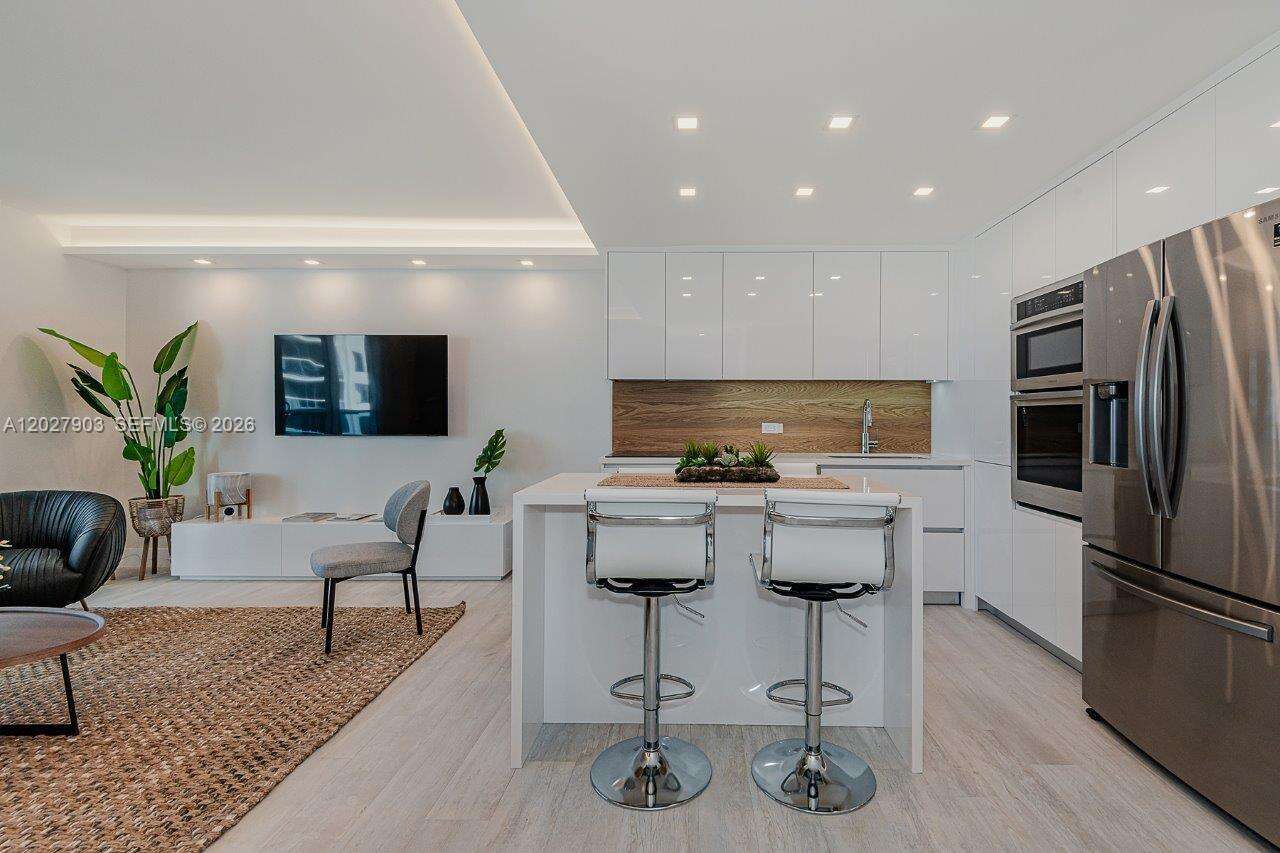 Roney Palace Unit #739 | Picture 24