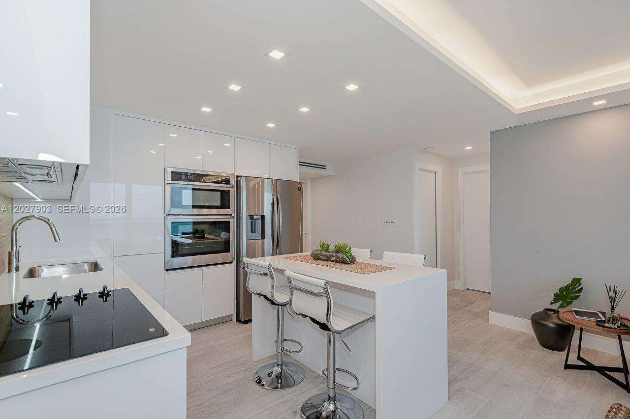 Roney Palace Unit #739 | Picture 6