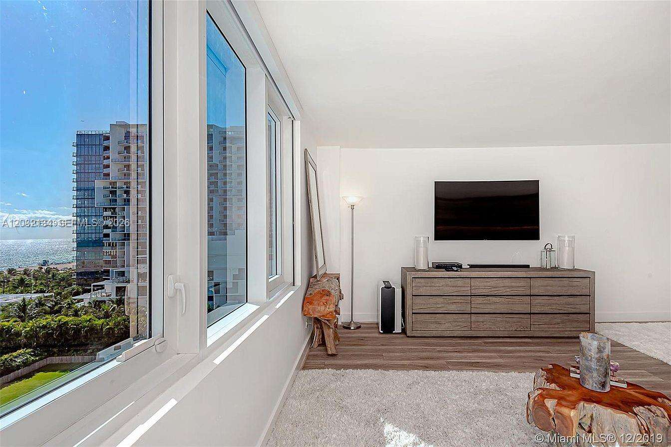 Roney Palace Unit #843 | Picture 11
