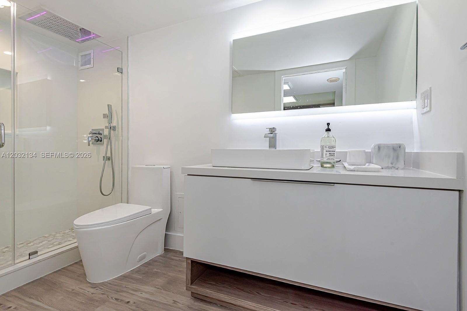 Roney Palace Unit #843 | Picture 17