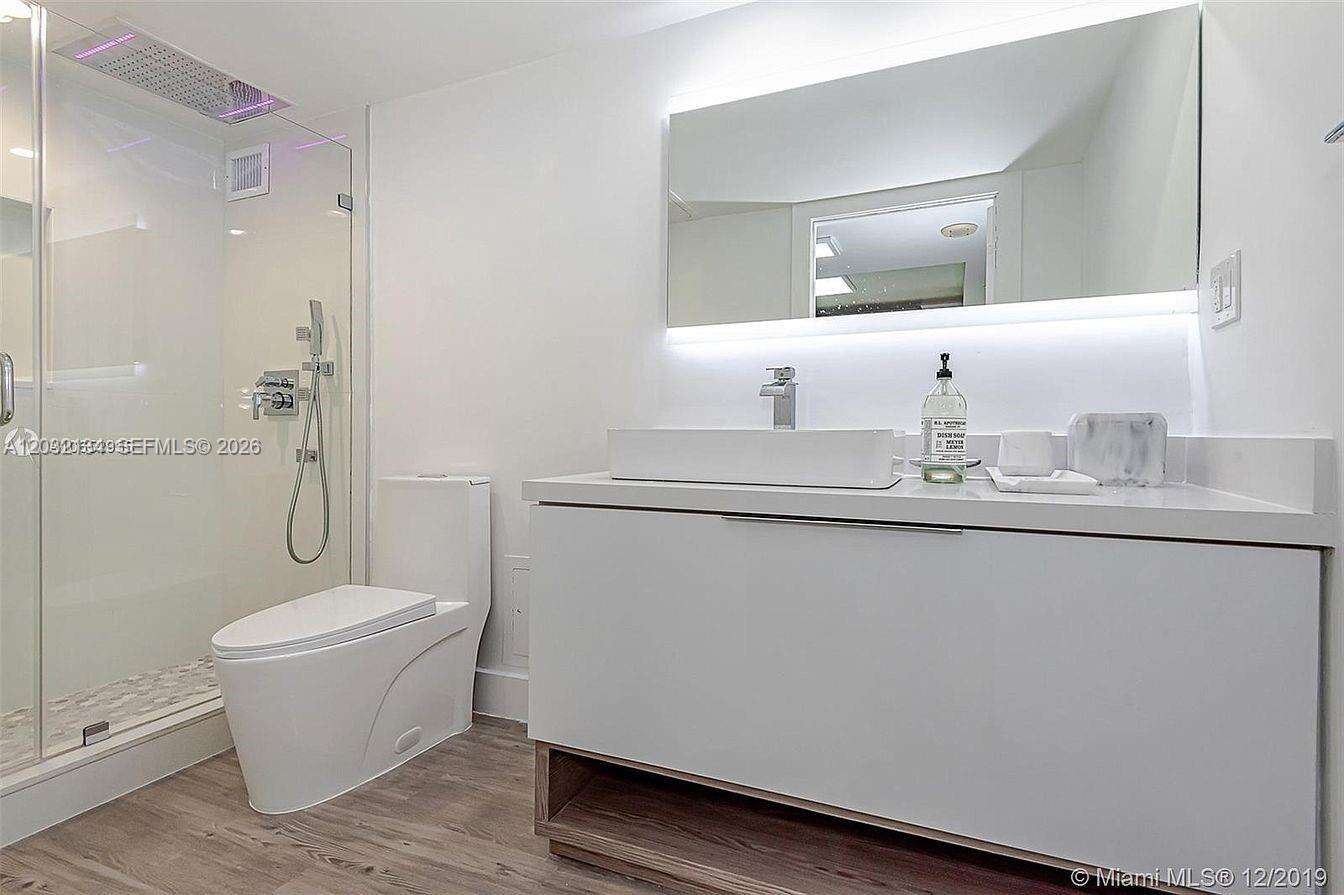 Roney Palace Unit #843 | Picture 18