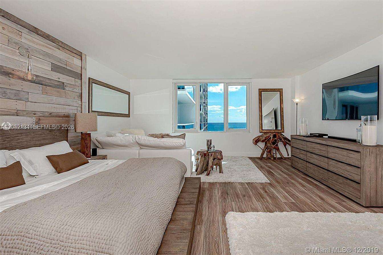 Roney Palace Unit #843 | Picture 7