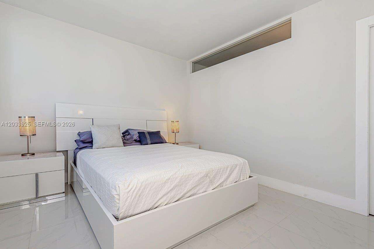 Roney Palace Unit #1416 | Picture 13
