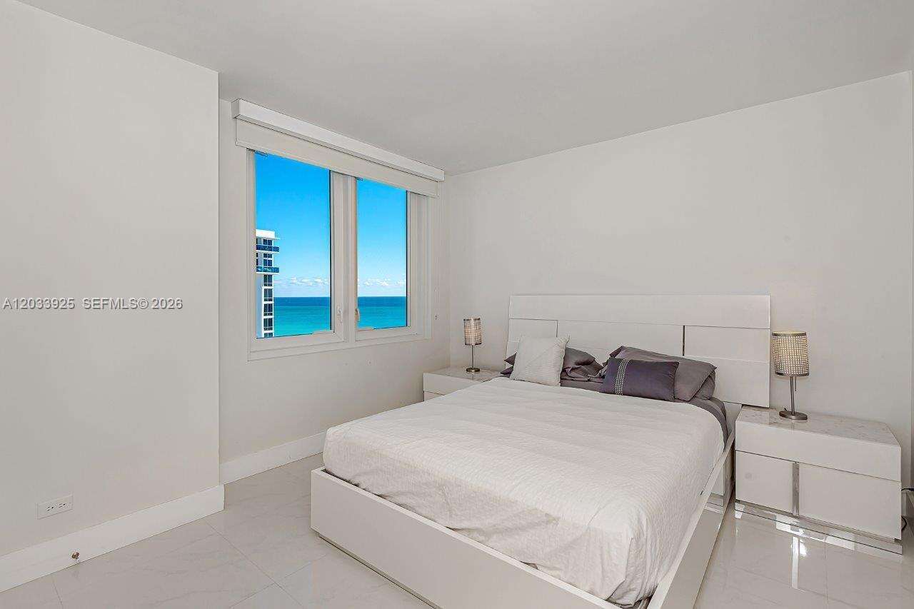 Roney Palace Unit #1416 | Picture 14