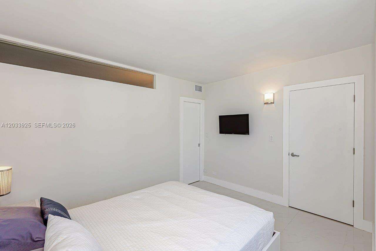Roney Palace Unit #1416 | Picture 15