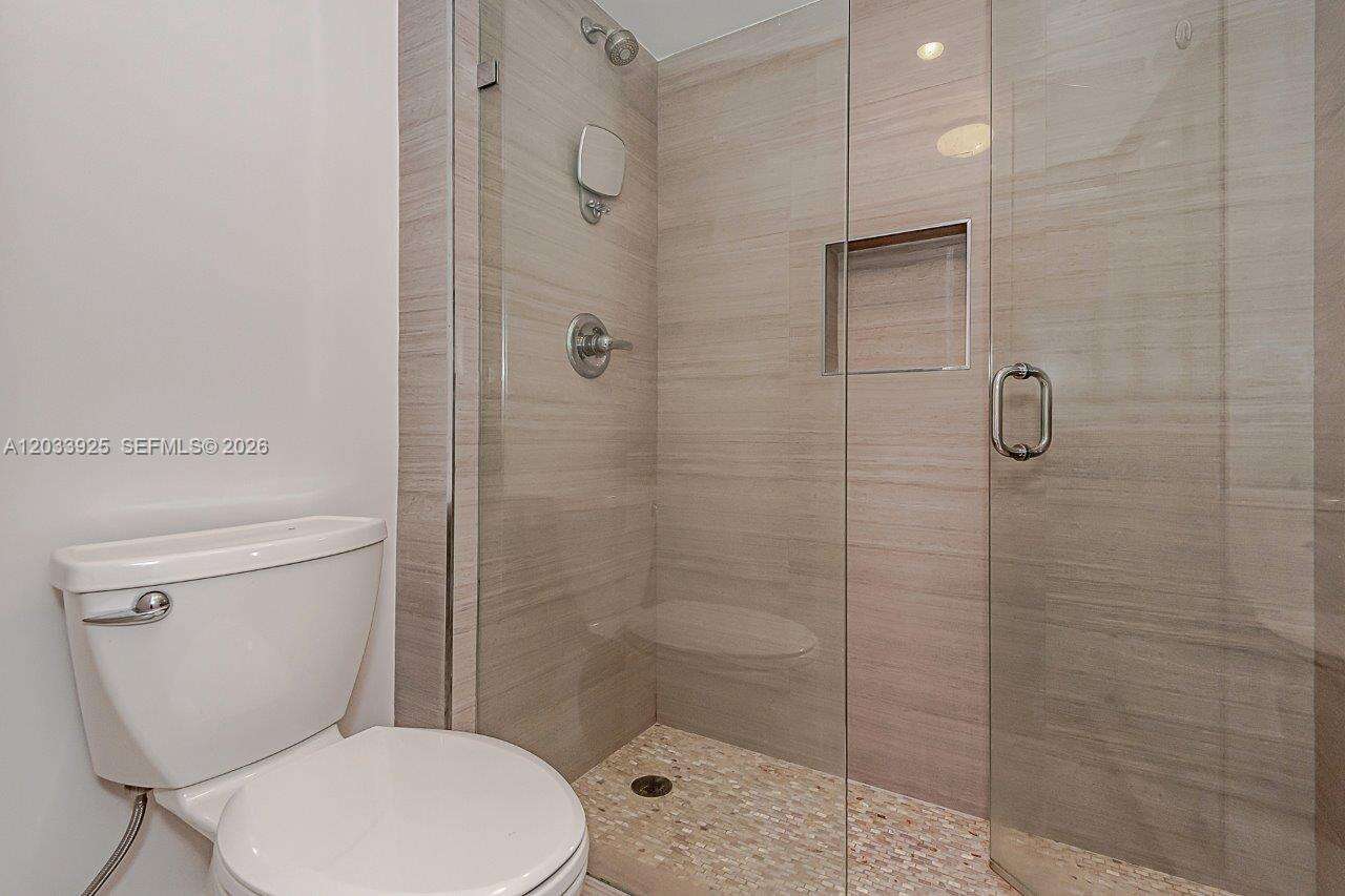 Roney Palace Unit #1416 | Picture 19
