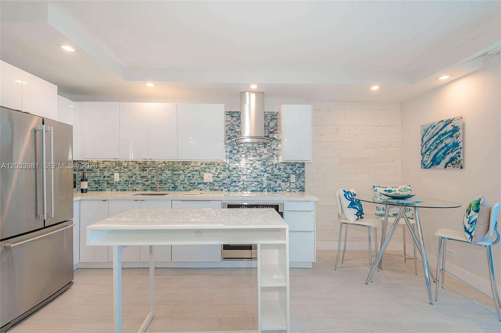 Roney Palace Unit #941 | Picture 11