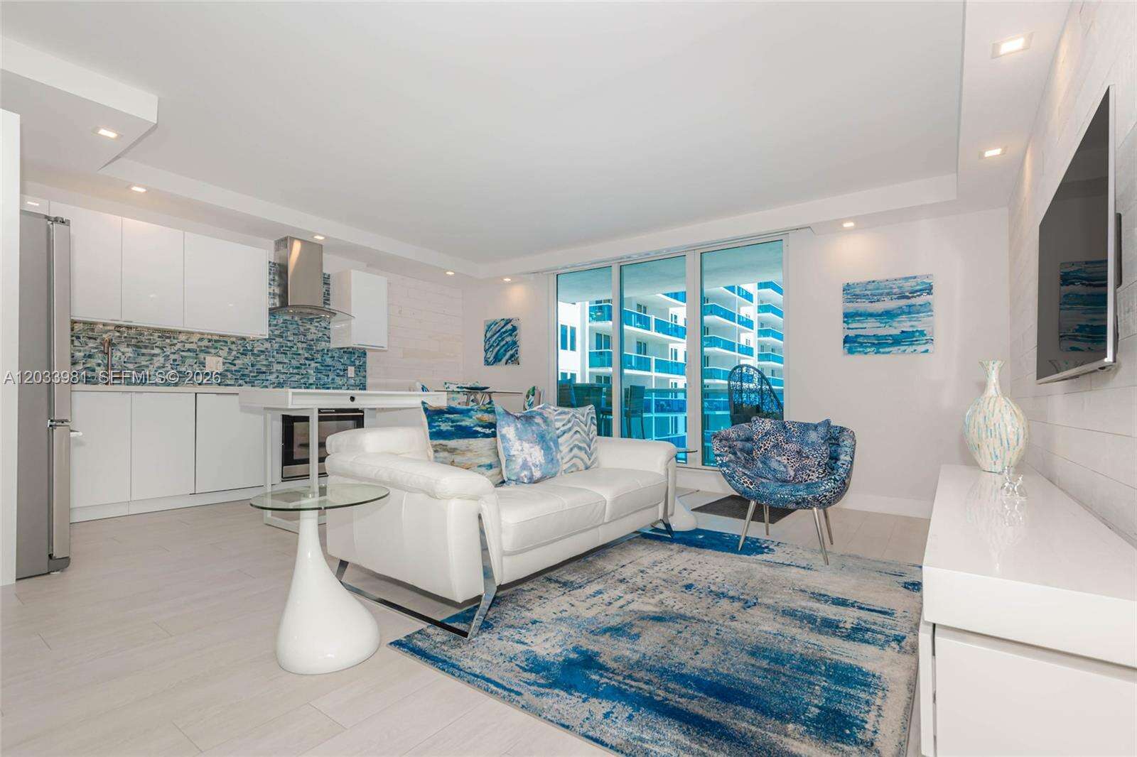 Roney Palace Unit #941 | Picture 4