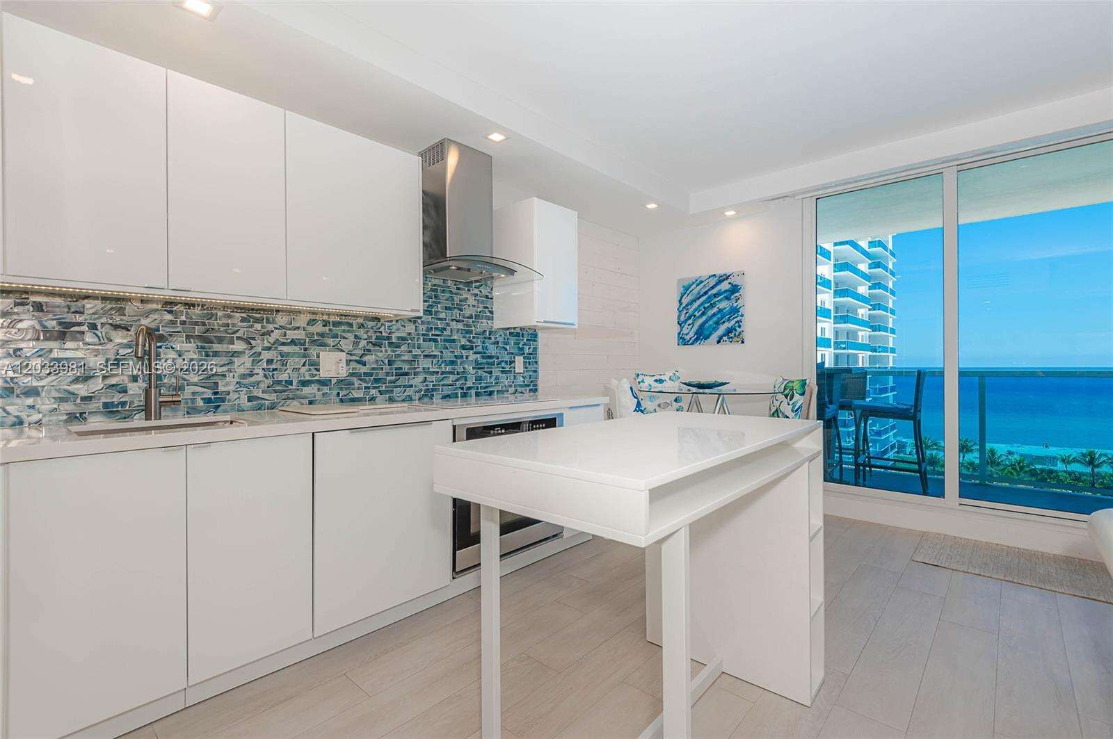 Roney Palace Unit #941 | Picture 5