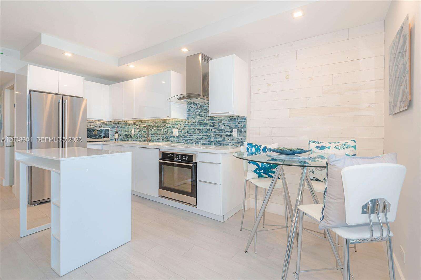 Roney Palace Unit #941 | Picture 9