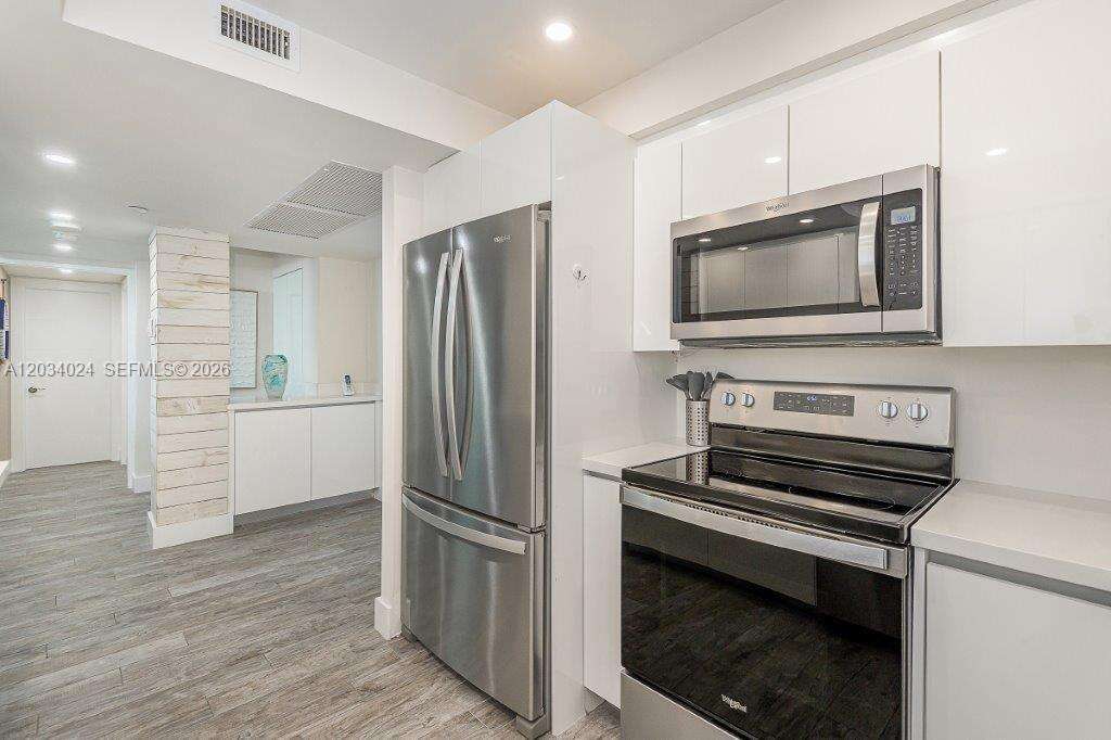 Roney Palace Unit #926 | Picture 14