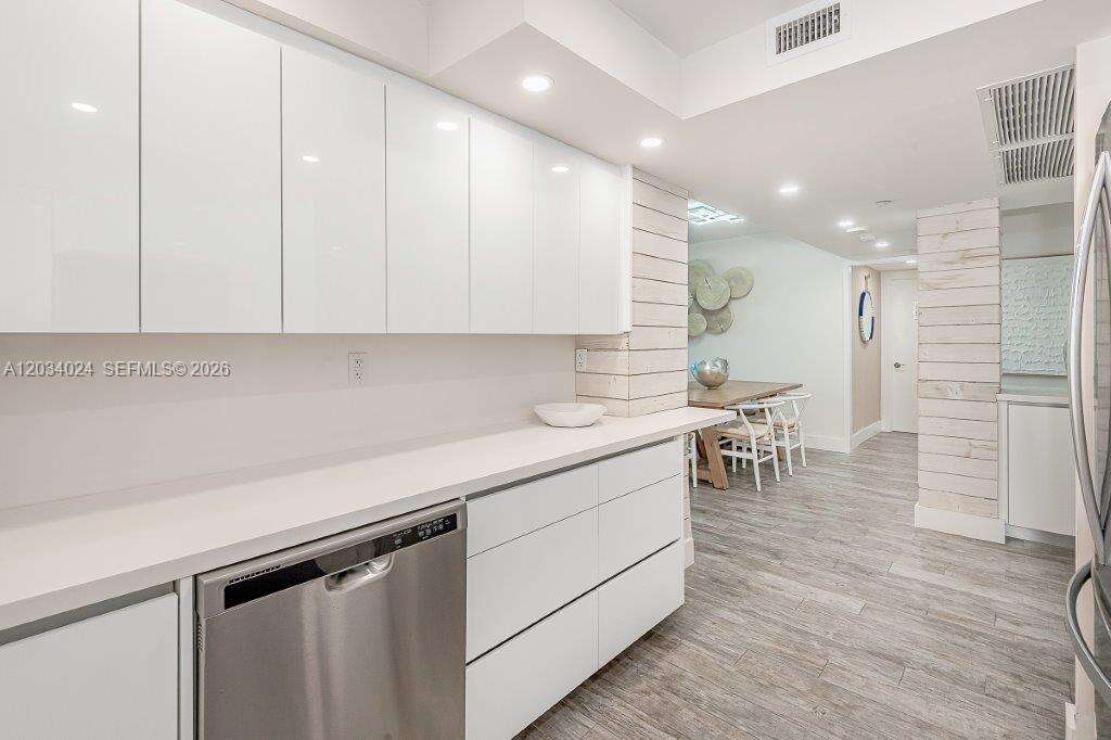Roney Palace Unit #926 | Picture 15