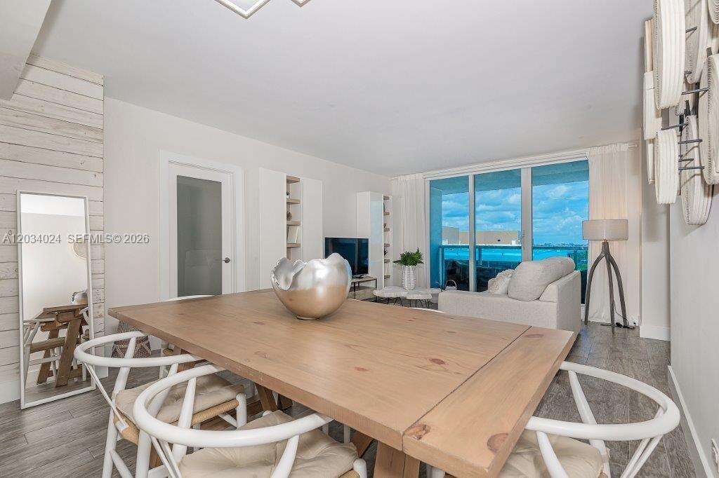 Roney Palace Unit #926 | Picture 3