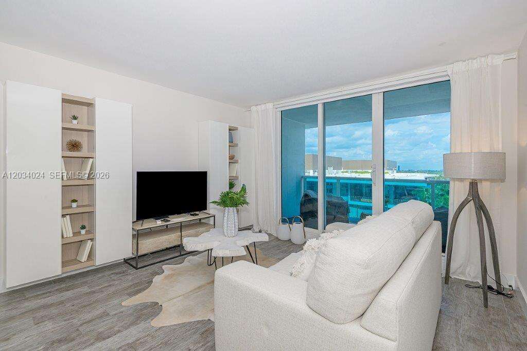 Roney Palace Unit #926 | Picture 6