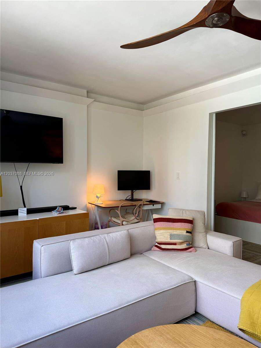 Roney Palace Unit #614 | Picture 4
