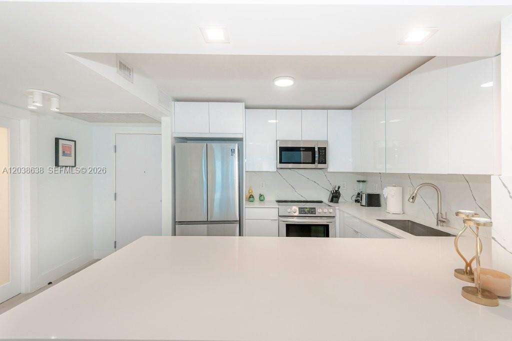 Roney Palace Unit #1505 | Picture 11
