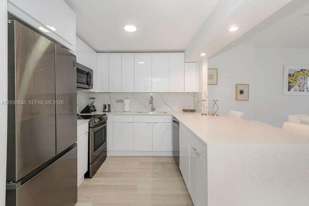 Roney Palace Unit #1505 | Picture 12