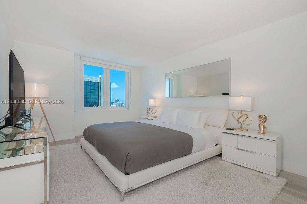 Roney Palace Unit #1505 | Picture 17