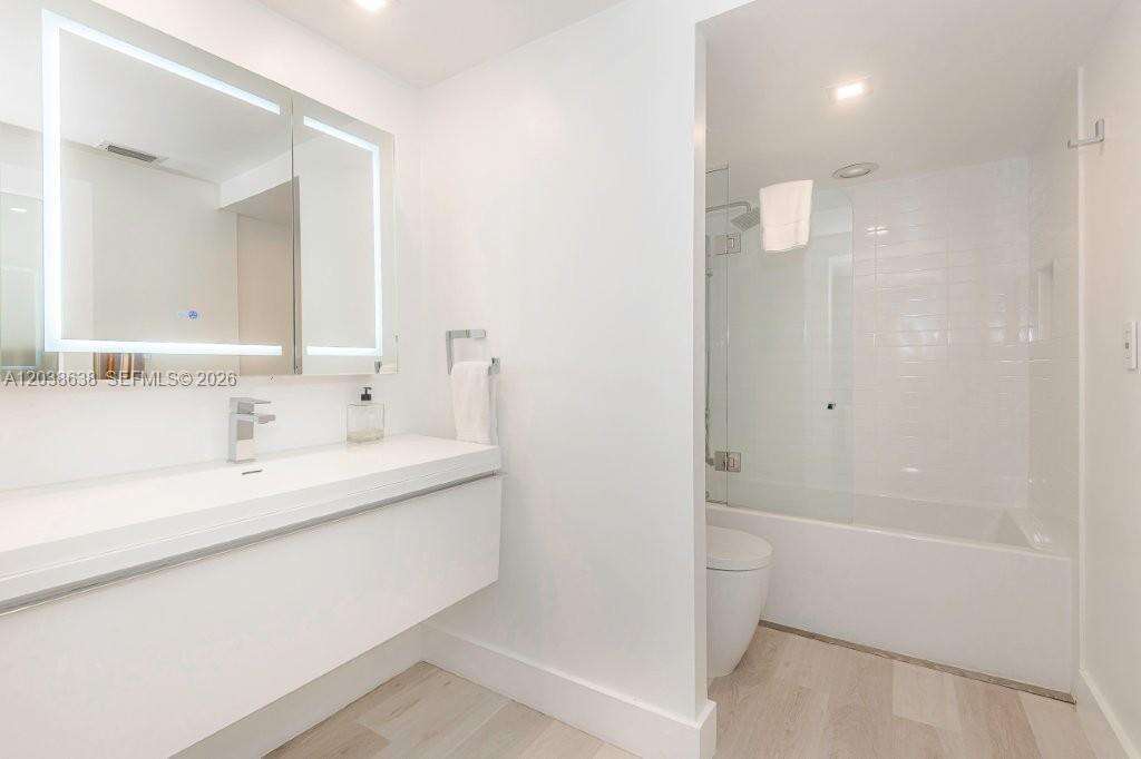 Roney Palace Unit #1505 | Picture 21