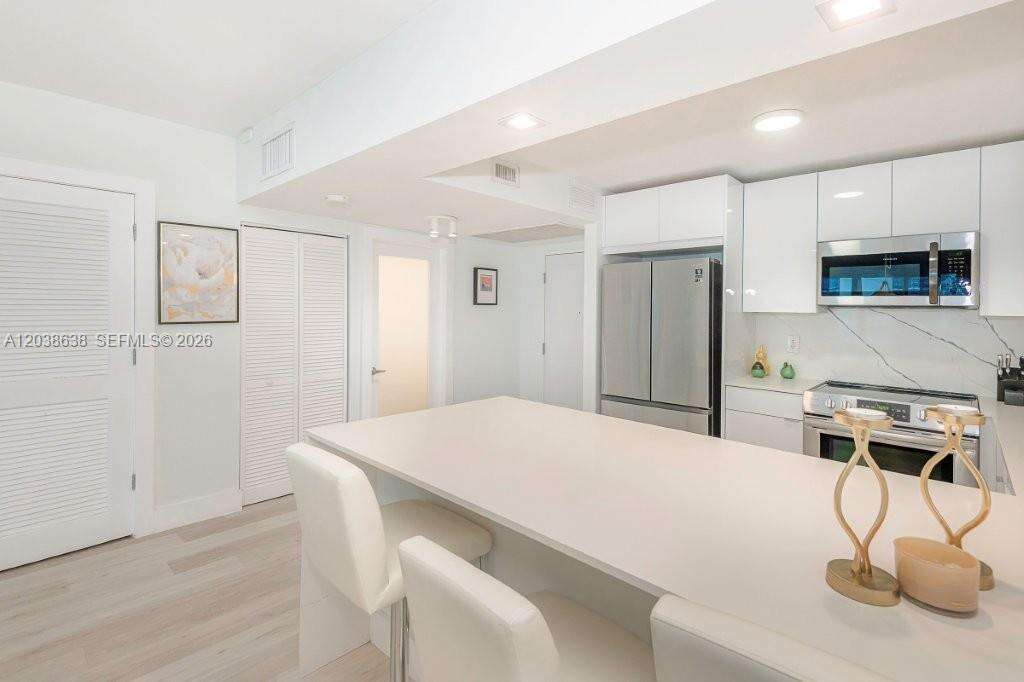 Roney Palace Unit #1505 | Picture 10