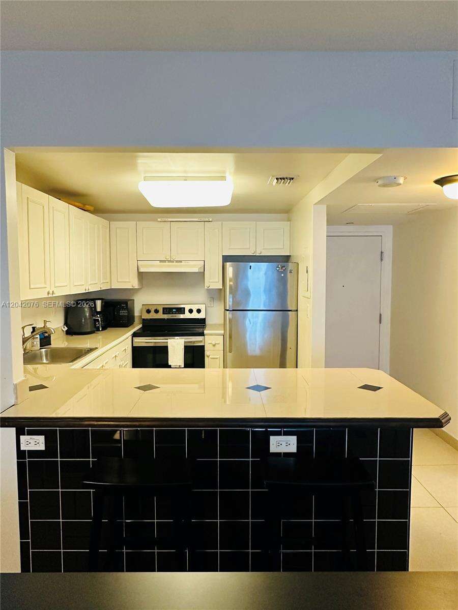 Roney Palace Unit #420 | Picture 4