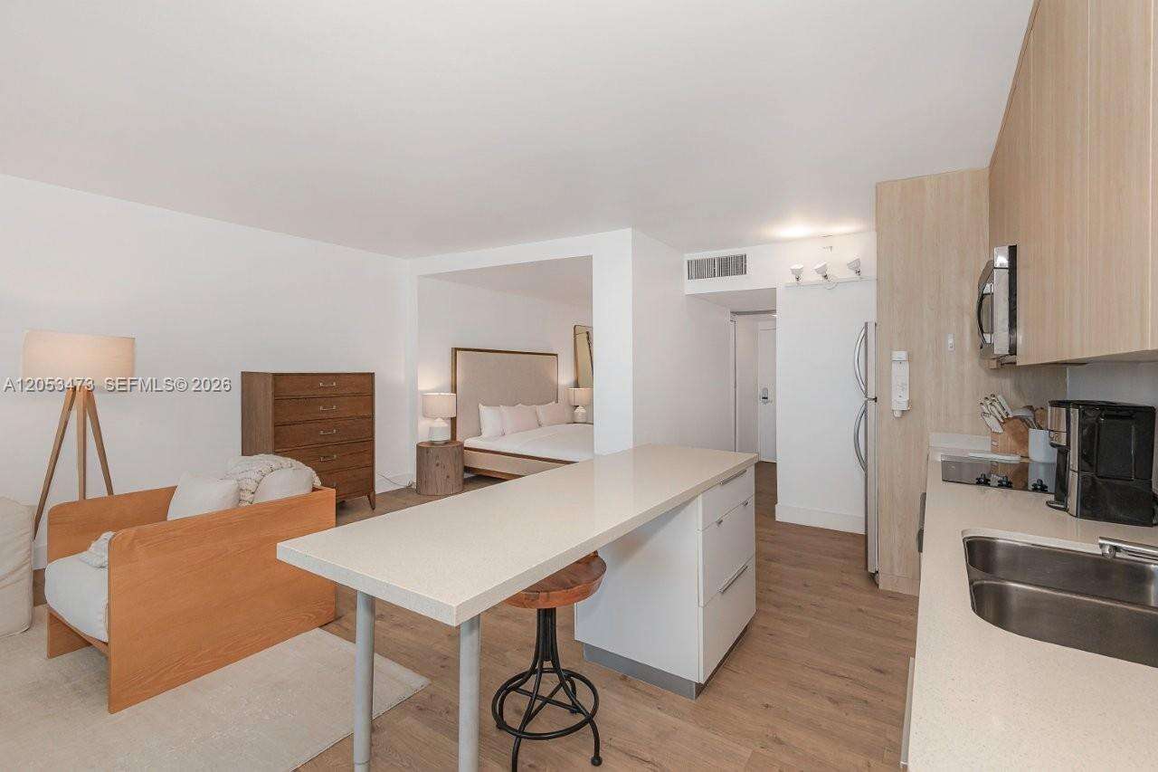 Roney Palace Unit #541 | Picture 13